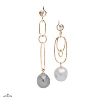 Delfi Pearl Earrings - Image 3