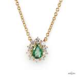 Pear-cut Emerald Diamonds Necklace